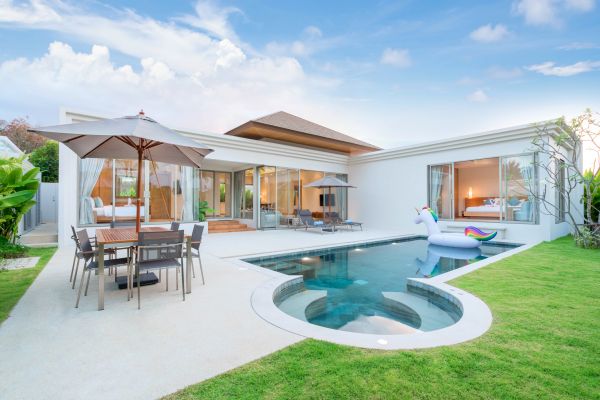 Cost of Concrete Pool Patio Installation in Birmingham